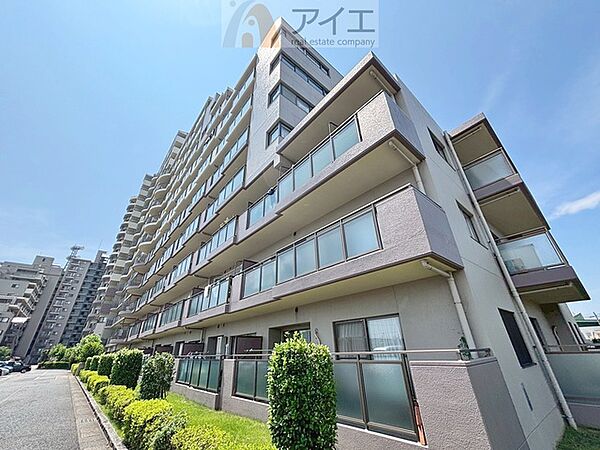 友人を呼びたくなるリノベーション済みのきれいな住まいです