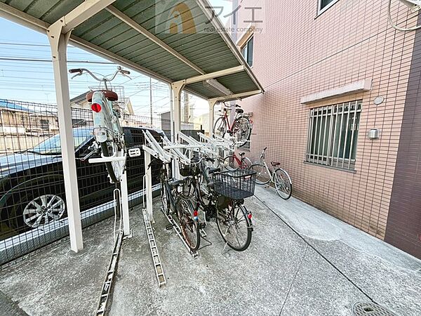 セキュリティ面にも配慮した駐輪場がございます