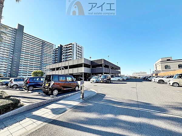 駐車場があるため車通勤の方にも安心なマンションです（要空確認）