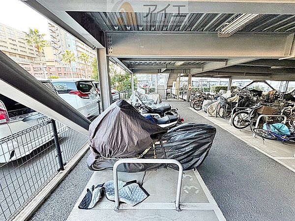 セキュリティ面にも配慮した駐輪場がございます