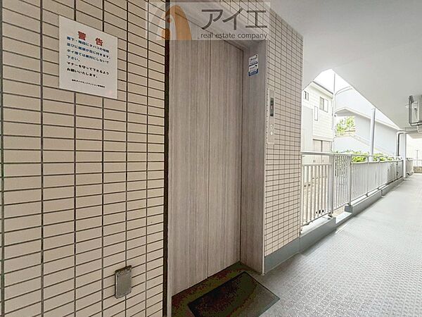 清掃も行き届いたエレベーターホール