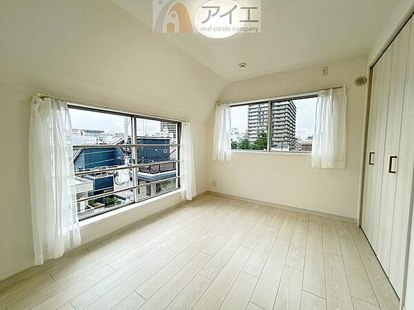 溢れる陽光でご家族の笑顔も輝く住まい