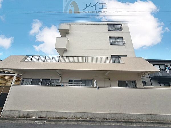 友人を呼びたくなるリノベーション済みのきれいな住まいです