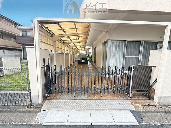 駐車場があるため車通勤の方にも安心なマンションです（要空確認）
