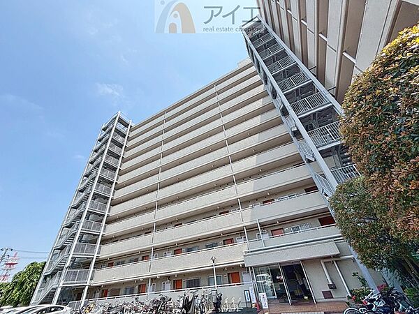 友人を呼びたくなるリノベーション済みのきれいな住まいです