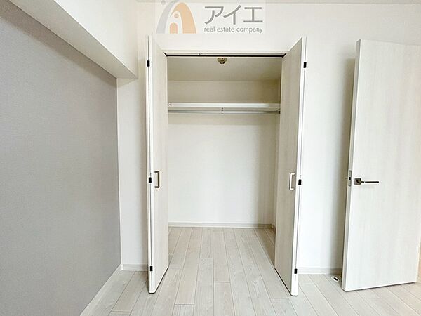 お子様の荷物も片付く、全居室収納スペース