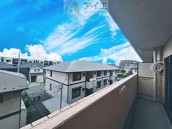 南面バルコニーで毎日のお洗濯も快適