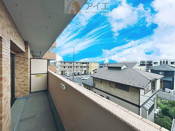 空を近くに感じられる眺望を楽しめます