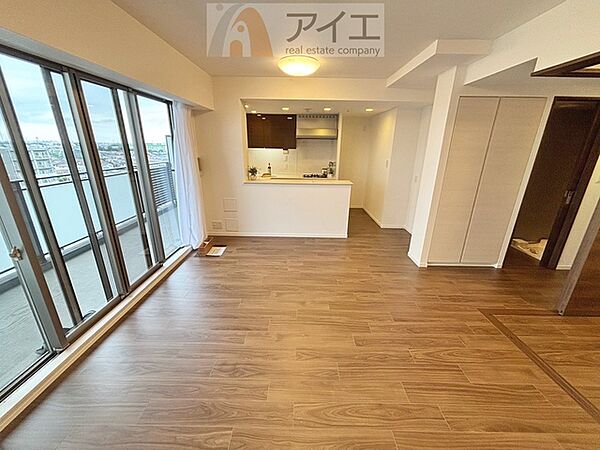 朝から日差しいっぱいの、明るい空間でのびのび過ごせます