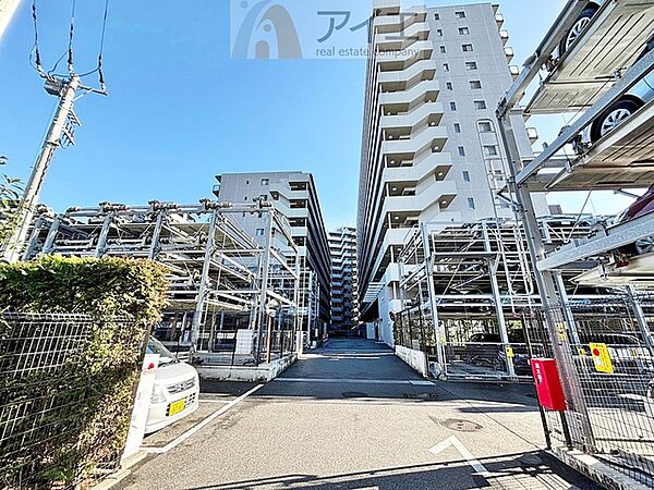駐車場があるため車通勤の方にも安心なマンションです（要空確認）