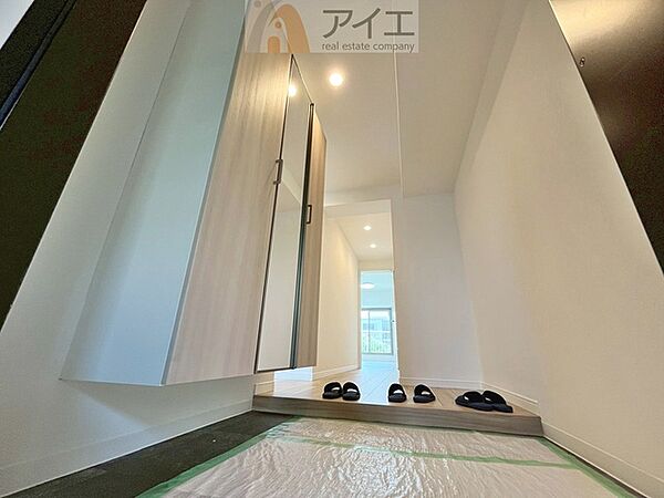 玄関がいつも片づく大容量シューズボックス