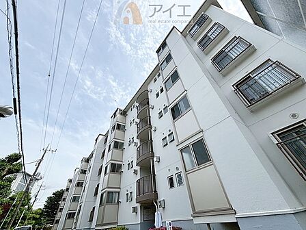 友人を呼びたくなるリノベーション済みのきれいな住まいです