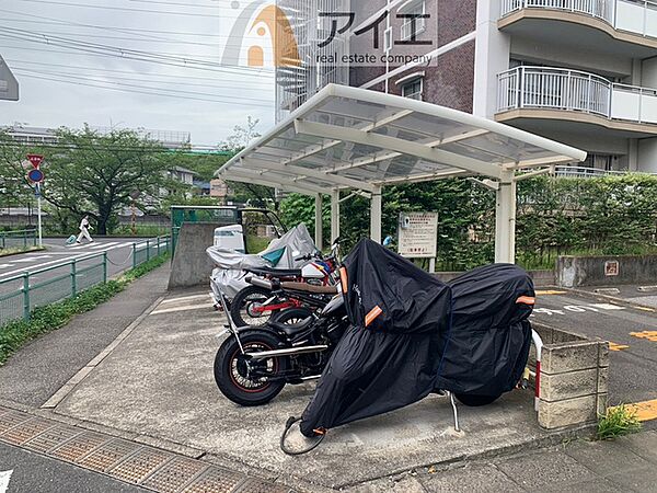 セキュリティ面にも配慮した駐輪場がございます