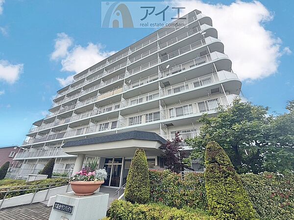 友人を呼びたくなるリノベーション済みのきれいな住まいです