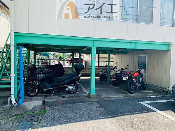 セキュリティ面にも配慮した駐輪場がございます
