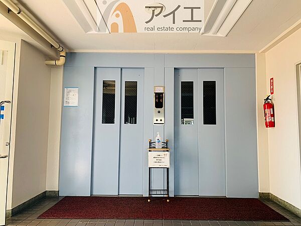 清掃も行き届いたエレベーターホール