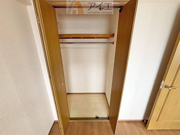 お子様の荷物も片付く、全居室収納スペース
