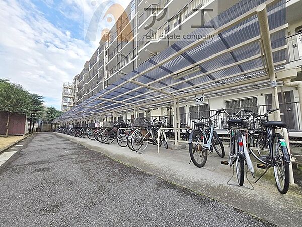 セキュリティ面にも配慮した駐輪場がございます