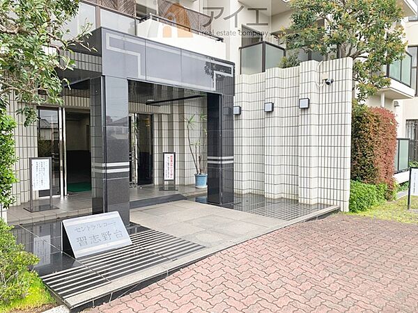 共用部の清掃・修理は管理員が実施
