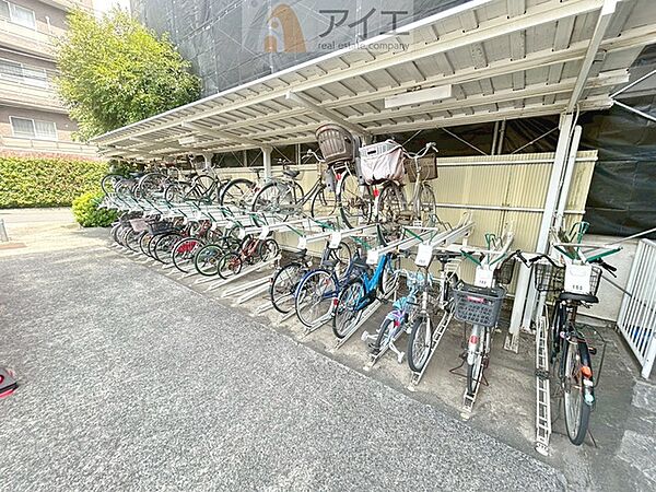 セキュリティ面にも配慮した駐輪場がございます