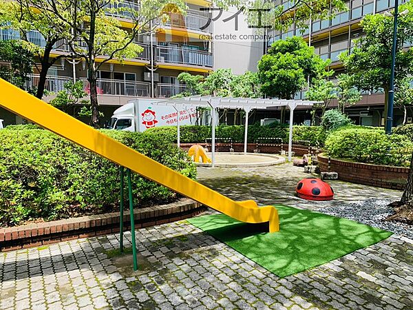 公園が近く、子育て家族に嬉しい緑豊かな環境です