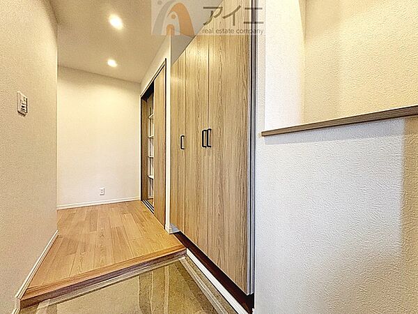 【施工例】家族の履物が全部しまえるワイドな玄関収納