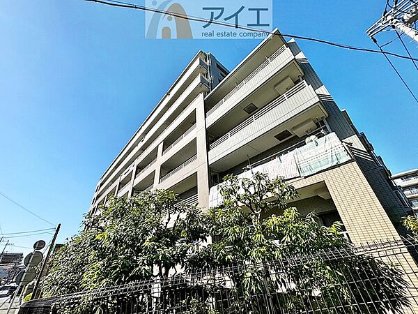 友人を呼びたくなるリノベーション済みのきれいな住まいです