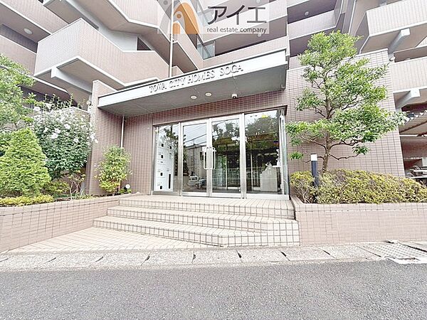 清掃や修理、不審者への声掛けも。管理員日勤は防犯にも有効