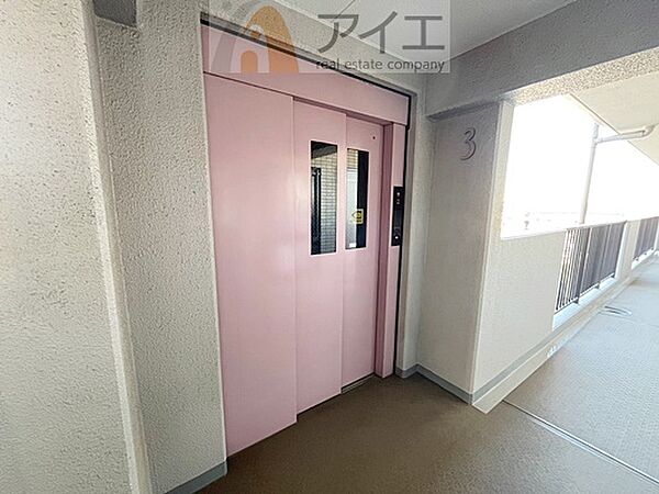 清掃も行き届いたエレベーターホール