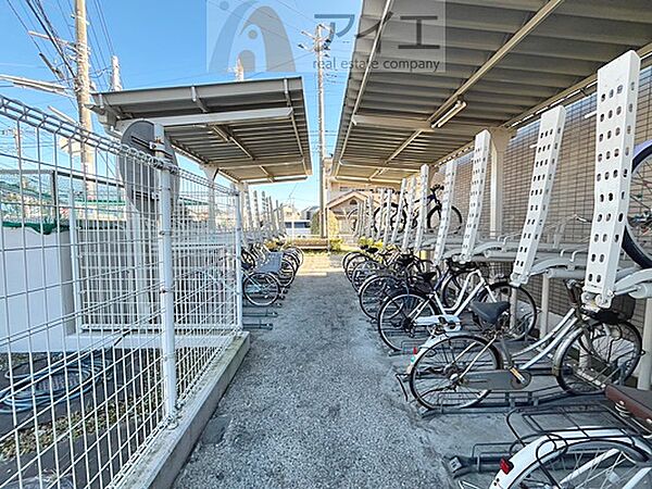 セキュリティ面にも配慮した駐輪場がございます