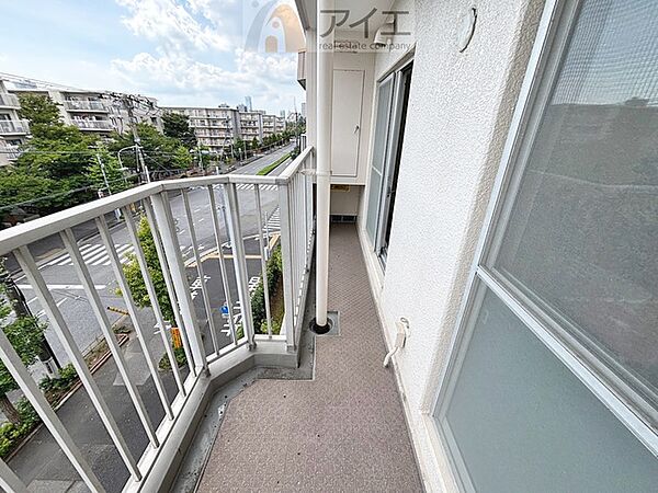 南面バルコニーで毎日のお洗濯も快適