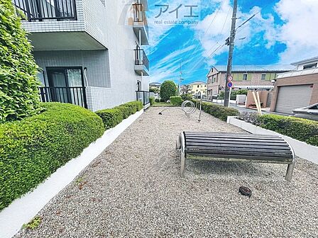 公園が近く、子育て家族に嬉しい緑豊かな環境です