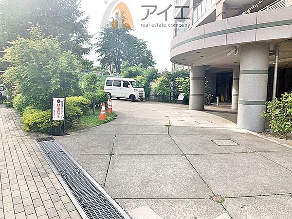 清掃や修理だけでなく、不審者への声掛けも。管理員の活動は防犯にも有効