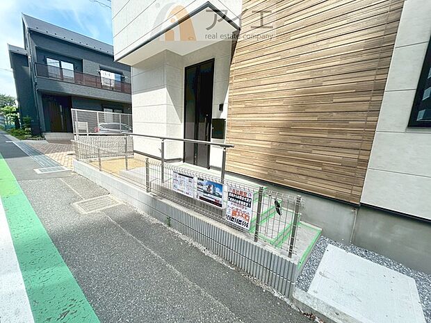溢れる陽光でご家族の笑顔も輝く