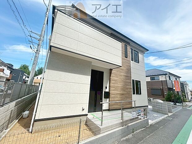 たっぷりの陽光に包まれる明るい住まい