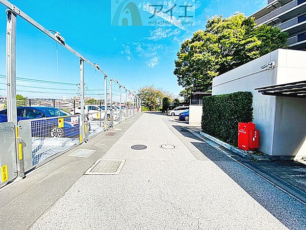 駐車場があるため車通勤の方にも安心なマンションです（要空確認）