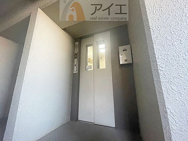 清掃も行き届いたエレベーターホール※非停止階