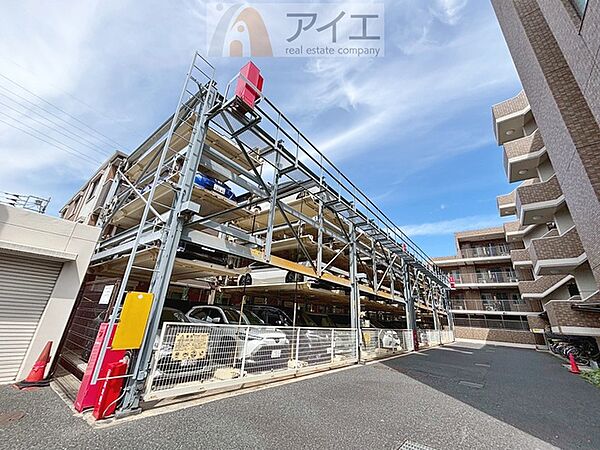 駐車場があるため車通勤の方にも安心なマンションです（要空確認）