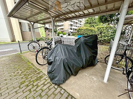 セキュリティ面にも配慮した駐輪場がございます