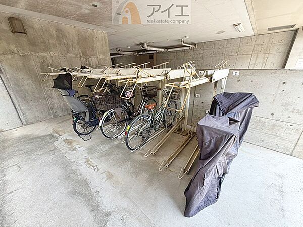 セキュリティ面にも配慮した駐輪場がございます