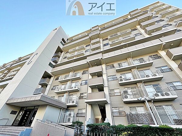 友人を呼びたくなるリノベーション済みのきれいな住まいです