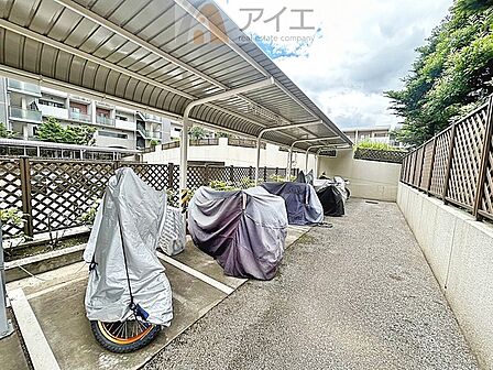 セキュリティ面にも配慮した駐輪場がございます