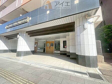 清掃や修理、不審者への声掛けも。管理員日勤は防犯にも有効