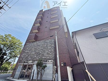 清掃や修理だけでなく、不審者への声掛けも。管理員の活動は防犯にも有効