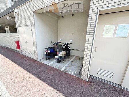 セキュリティ面にも配慮した駐輪場がございます