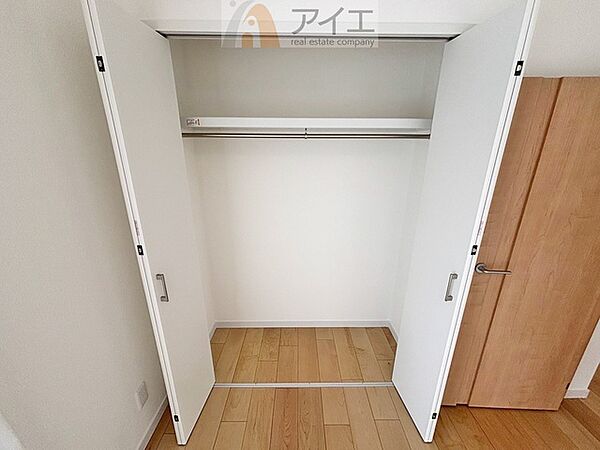 お子様の荷物も片付く、全居室収納スペース