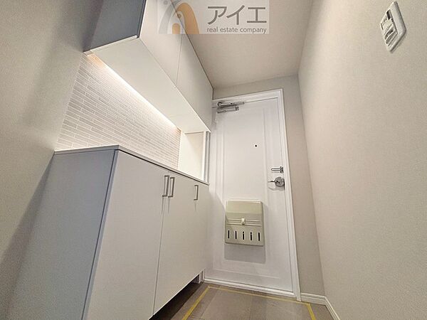 玄関がいつも片づく大容量シューズボックス