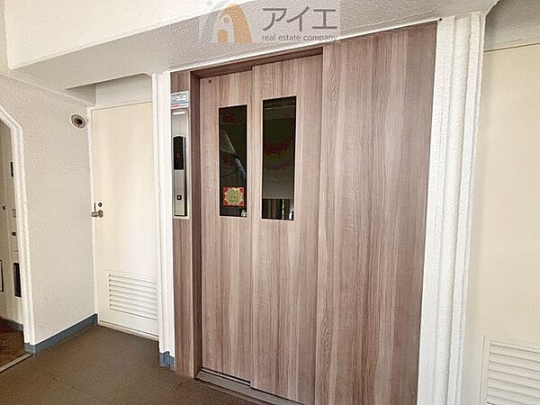 清掃も行き届いたエレベーターホール