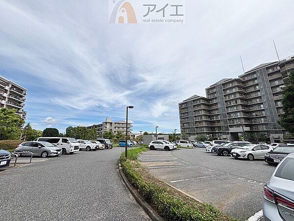 駐車場があるため車通勤の方にも安心なマンションです（要空確認）