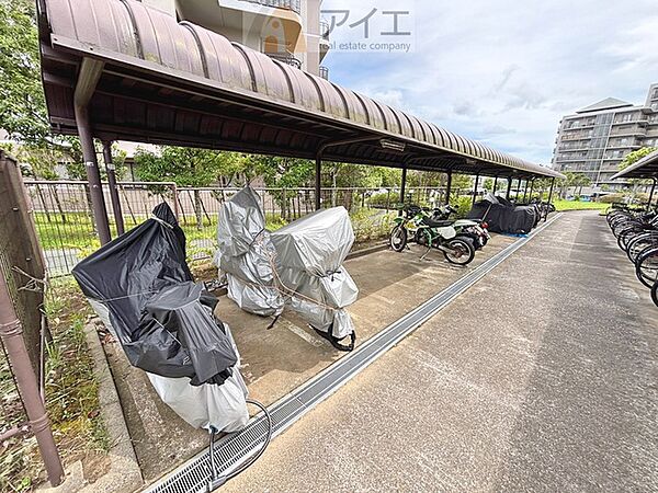 セキュリティ面にも配慮した駐輪場がございます